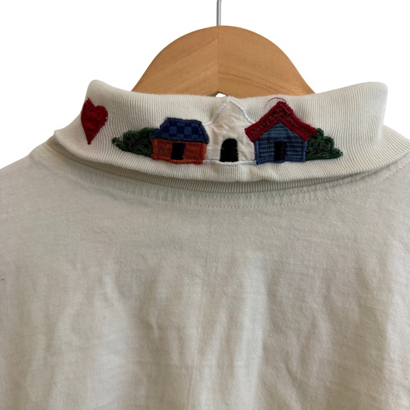 Vintage Orvis Women's Cream Embroidered Houses Turtleneck Shirt Size M Grandma - Picture 3 of 11